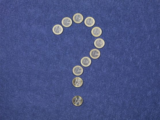 Fragezeichen aus 1-Euro-Münzen