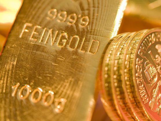Goldbarren und -münzen