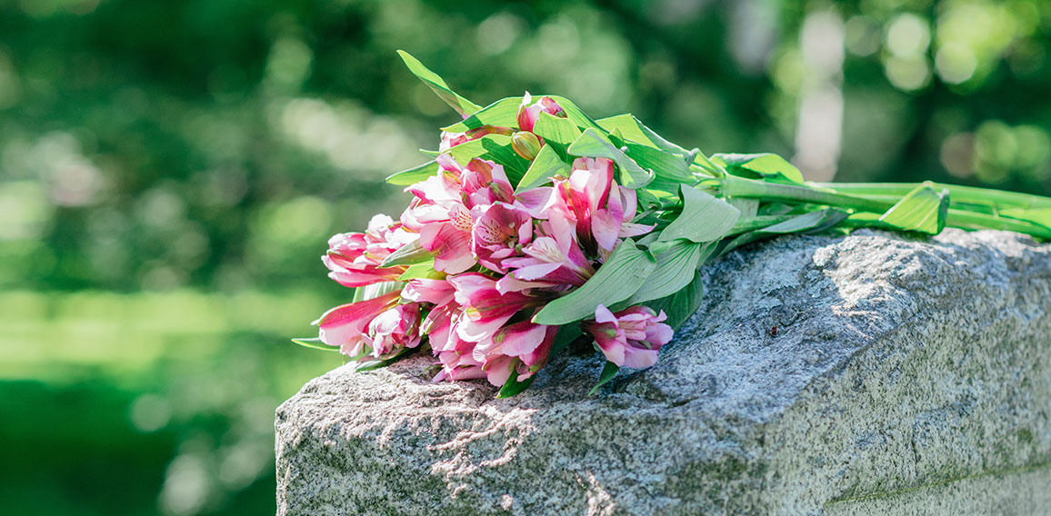 Blumen auf GRbstein