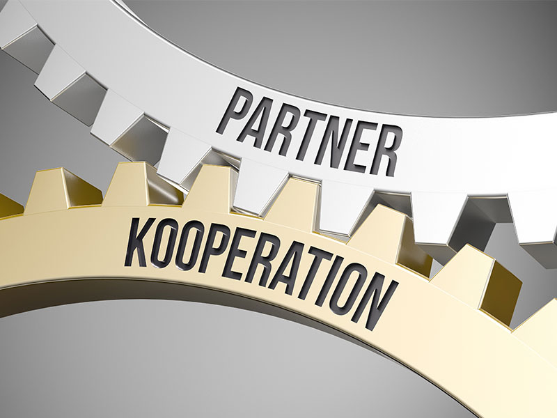 Zahnraeder-Partner-Kooperation-128035354-FO-bounlow-pic