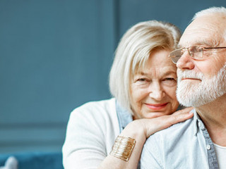 Senioren-Paar-261051576-AS-rh2010