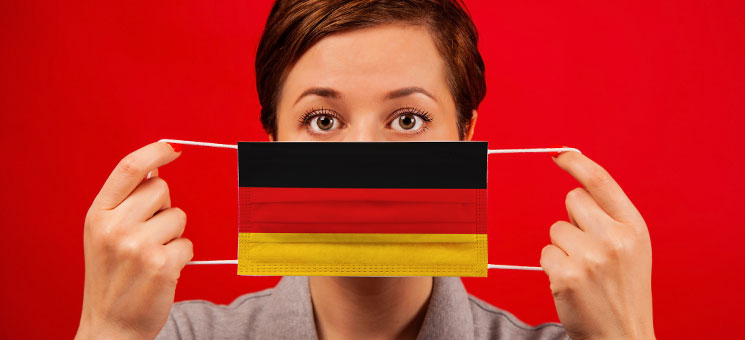 Frau-Deutschland-Maske-332241861-AS-Yauhen