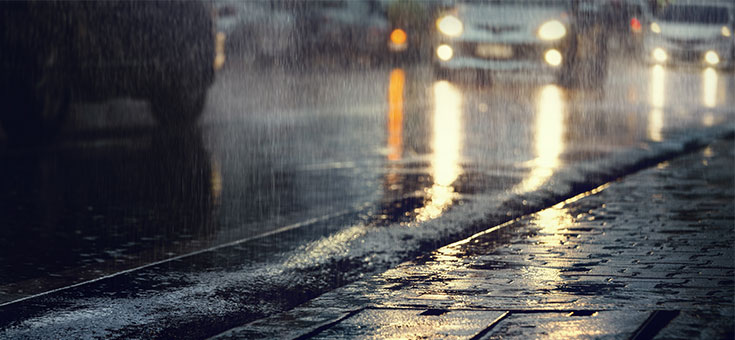 Unwetter-auf-Strasse-288720211-AS-chokchaipoo