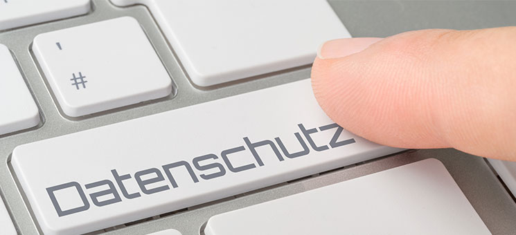 Finger-Tastatur-Datenschutz-180097066-AS-Zerbor