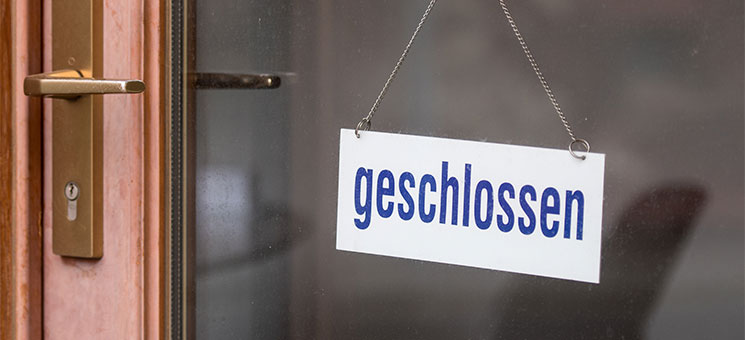 Geschlossen-Schild-201159591-AS-mhp