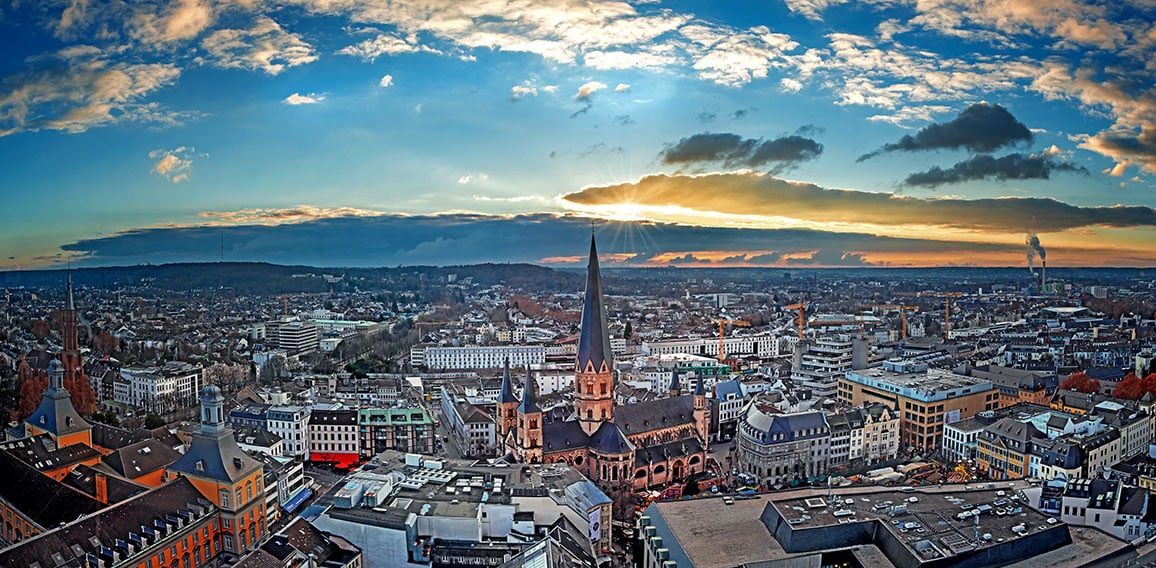 Luftbildaufnahme der Stadt Bonn mit Münster