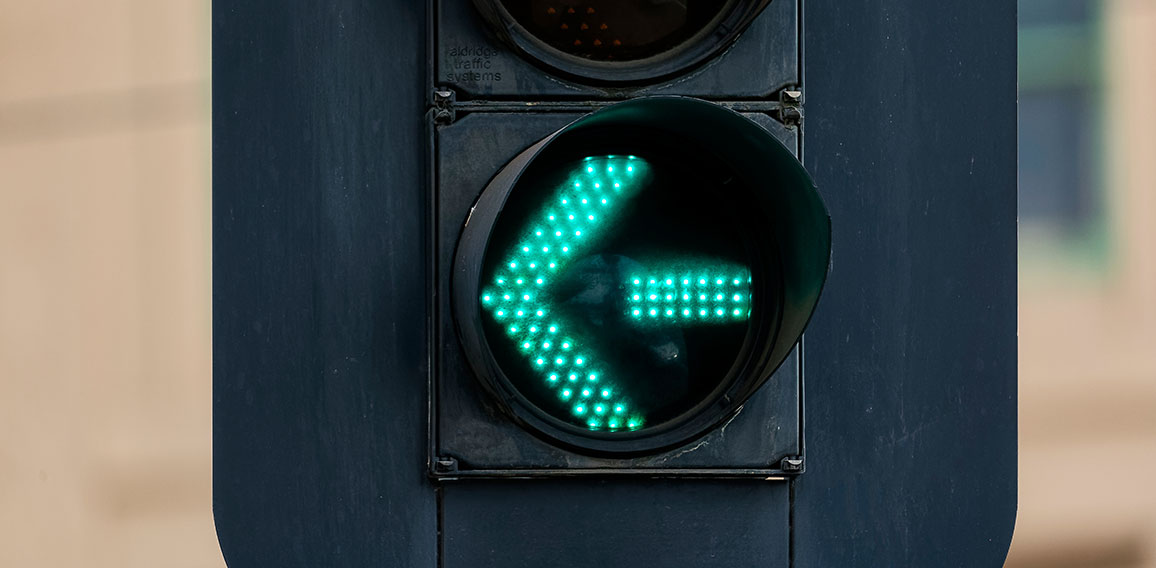 Green arrow left-turn traffic signal