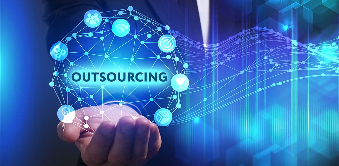 Anzugtraeger-Outsourcing-143938776-AS-Egor