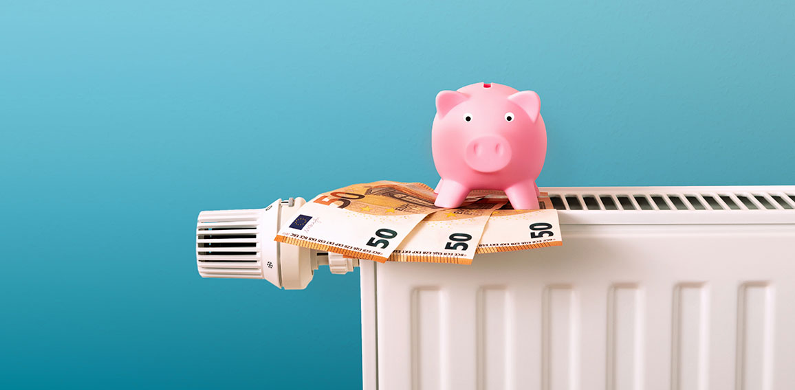 save energy and heating costs in winter, piggy bank on radiator