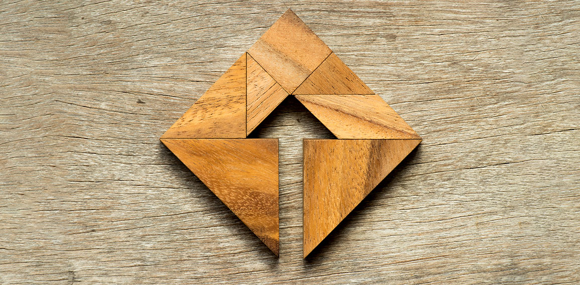 Tangram puzzle in square shape with the arrow symbol inside on w