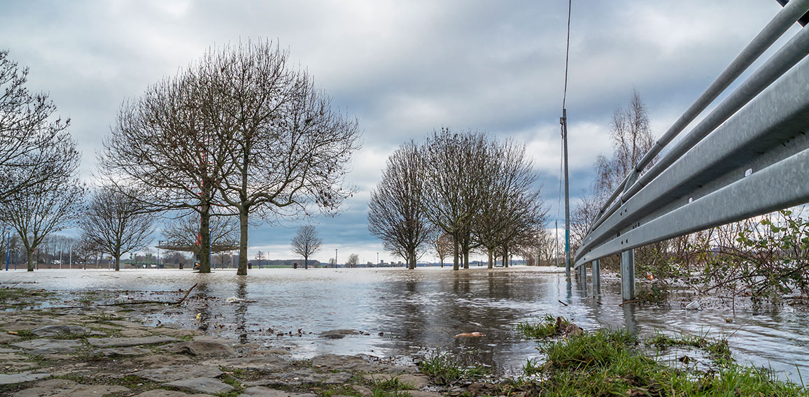 The river Rhine is flooding the city of Duisburg