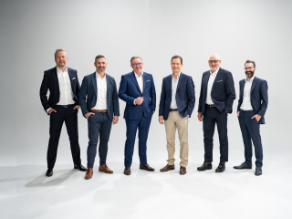 Der Lübecker Maklerpool blau direkt hat seine Geschäftsführung erweitert und sich mit einem sechsköpfigen Führungsteam neu aufgestellt.