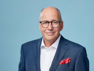 Debeka-Vorstandsvorsitzender Thomas Brahm freut sich sehr über die Auszeichnung als Arbeitgeber des Jahres 2026.