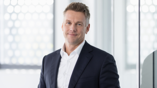 Kai Vogler wird zum 1. Februar 2026 als Generalbevollmächtigter der Volkswagen Financial Services AG das Ressort Vertrieb und Marketing übernehmen.