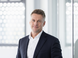 Kai Vogler wird zum 1. Februar 2026 als Generalbevollmächtigter der Volkswagen Financial Services AG das Ressort Vertrieb und Marketing übernehmen.