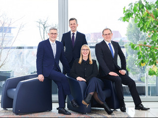Der Vorstand der uniVersa Versicherungsunternehmen (v.l.): Frank Sievert (Vorstandssprecher), Dr. Marco Wimmer, Jutta Holzmann und Stefan Krause.