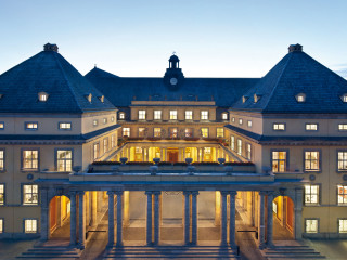 Hauptgebäude (Abend) Munich Re