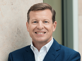 Anton Buchhart ist Mitglied des Vorstands de BarmeniaGothaer Asset Management AG und verantwortet dort das Middle und Back Office