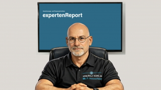 Ralf Kohl („Mr. P – Prozessflüsterer“) spricht im Dialog mit seinem virtuellen Bruder über Chancen und Grenzen von KI-Telefonie im Maklerbetrieb.