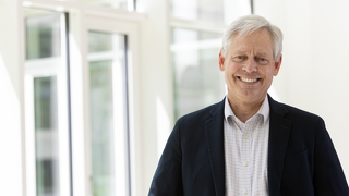 Dr. Julian Zienicke wird Vertriebschef der Hallesche